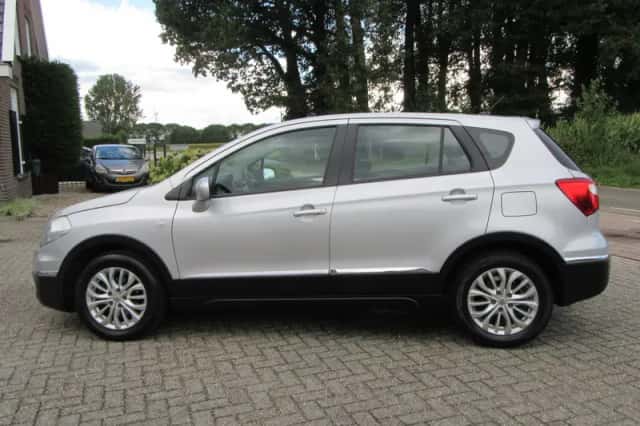 Suzuki S-Cross (2014) thumbnail 6