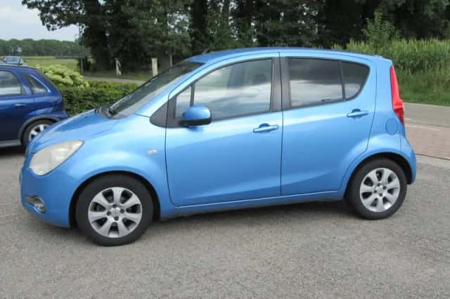 Opel Agila (2008) thumbnail 4