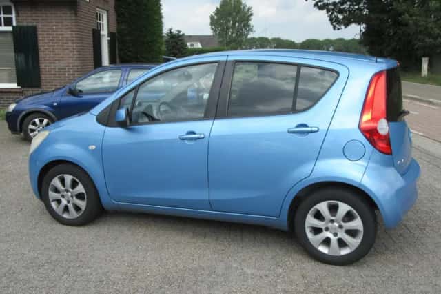 Opel Agila (2008) thumbnail 5
