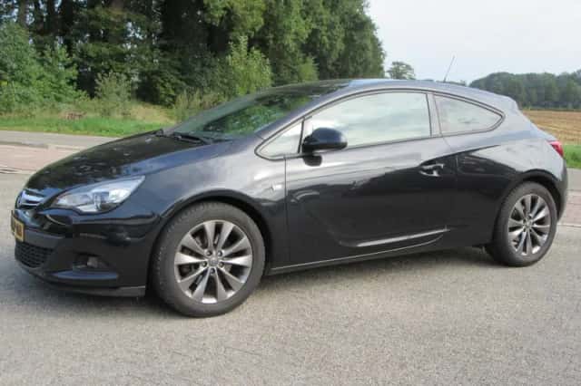 Opel Astra (2013) thumbnail 3