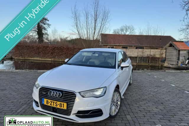 Audi A3 (2015) thumbnail 1