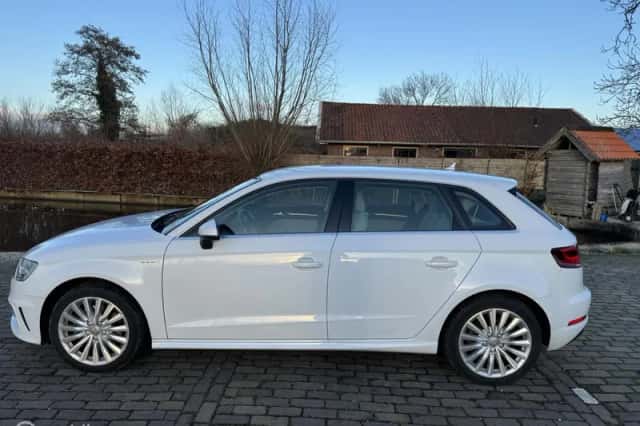 Audi A3 (2015) thumbnail 4