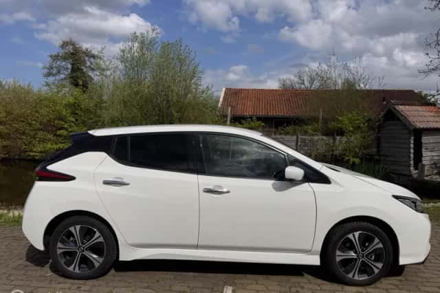 Nissan Leaf (2021) thumbnail 5