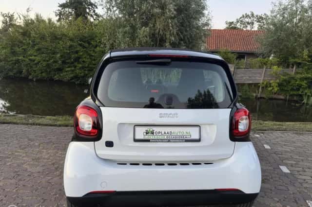 Smart EQ Fortwo (2023) thumbnail 2