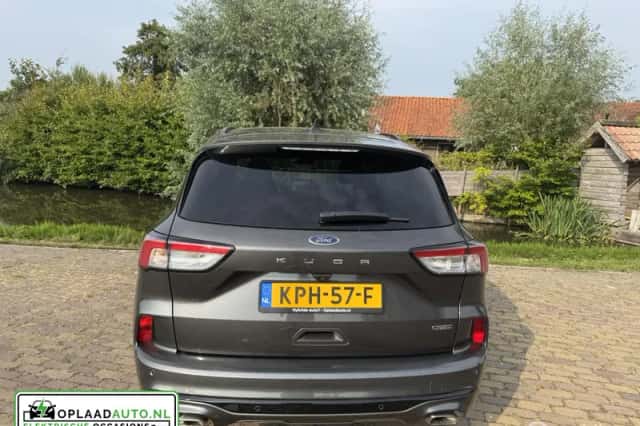 Ford Kuga (2021) thumbnail 2