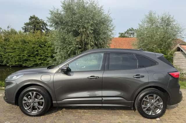 Ford Kuga (2021) thumbnail 4