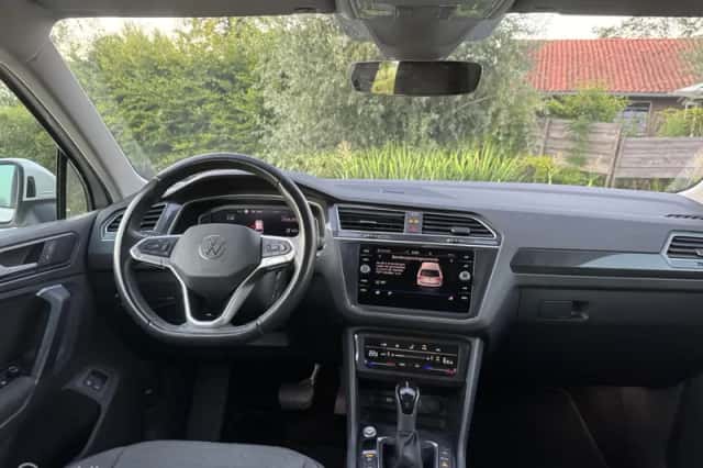 Volkswagen Tiguan (2022) thumbnail 6