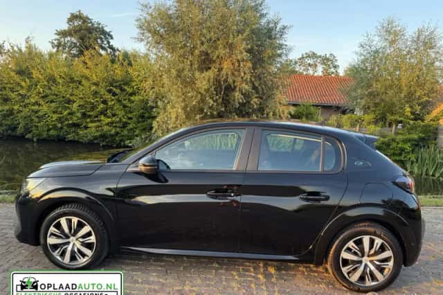 Peugeot e-208 (2020) thumbnail 2