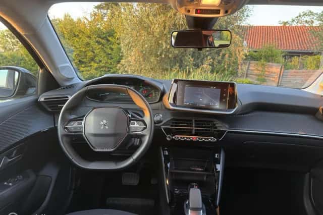 Peugeot e-208 (2020) thumbnail 3