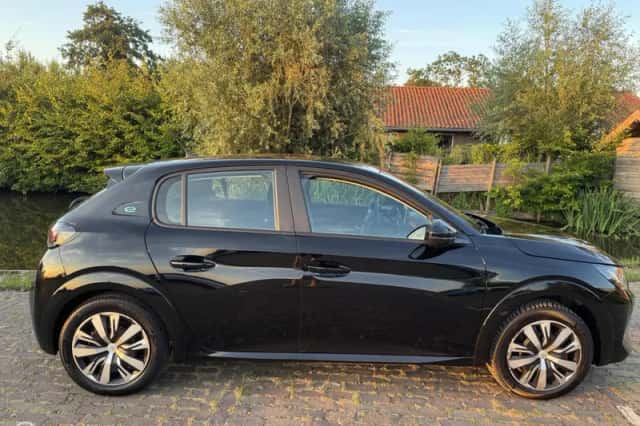 Peugeot e-208 (2020) thumbnail 4