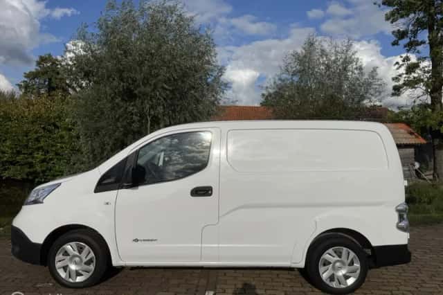 Nissan e-NV200 Van (2020) thumbnail 2