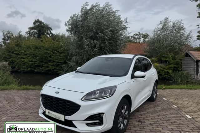 Ford Kuga (2023) thumbnail 1