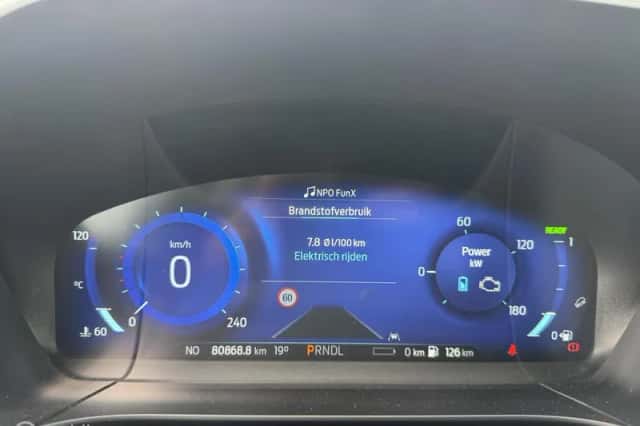 Ford Kuga (2023) thumbnail 5