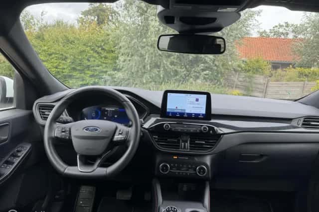 Ford Kuga (2023) thumbnail 6