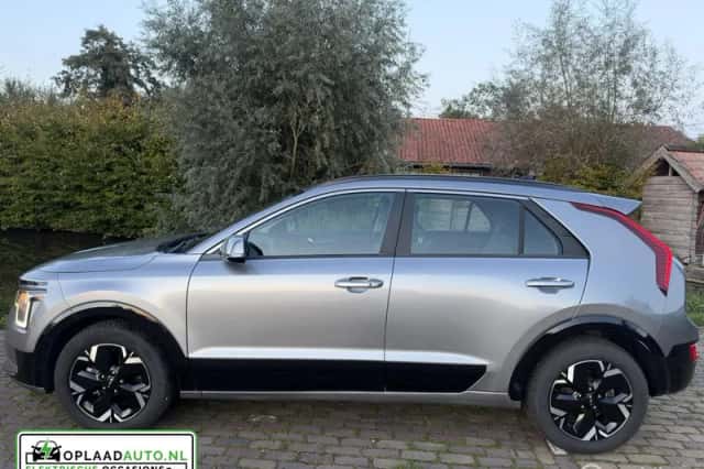 Kia Niro EV (2023) thumbnail 2