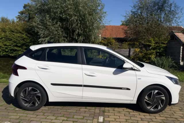 Hyundai i20 (2021) thumbnail 4