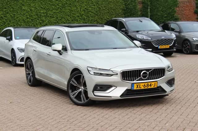 Volvo V60 (2019) thumbnail 1