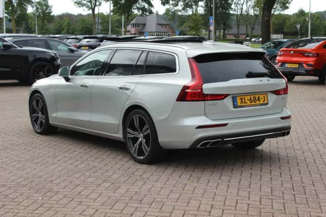 Volvo V60 (2019) thumbnail 3