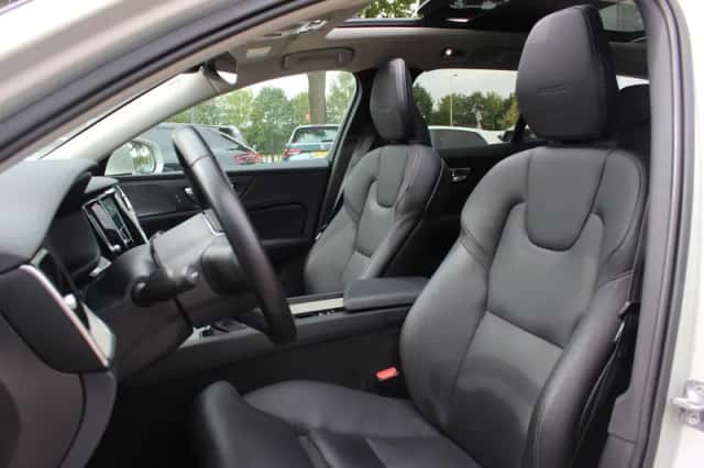 Volvo V60 (2019) thumbnail 4