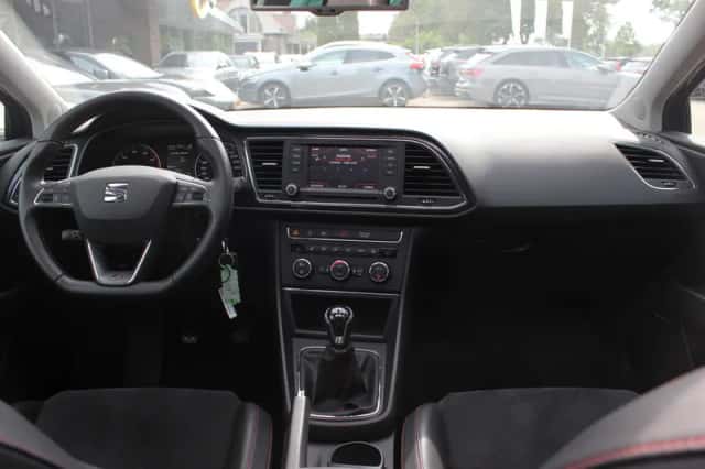 SEAT Leon (2015) thumbnail 2