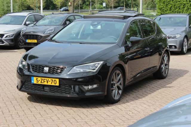 SEAT Leon (2015) thumbnail 6