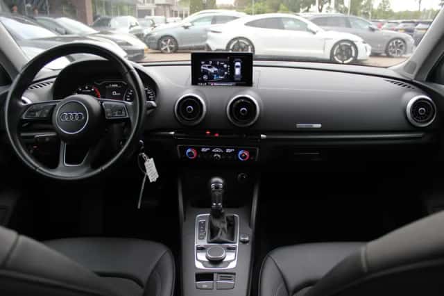 Audi A3 (2016) thumbnail 2