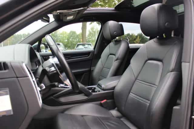Porsche Cayenne (2018) thumbnail 4