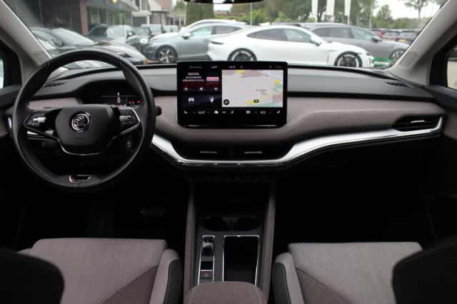 Škoda Enyaq (2021) thumbnail 3