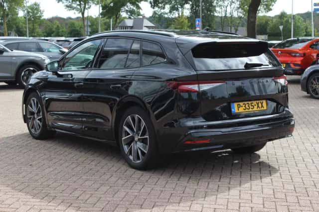 Škoda Enyaq (2022) thumbnail 4