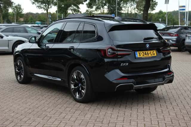 BMW iX3 (2023) thumbnail 4