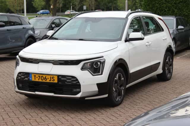 Kia Niro (2023) thumbnail 6