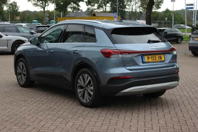 Audi Q4 e-tron (2022) thumbnail 4
