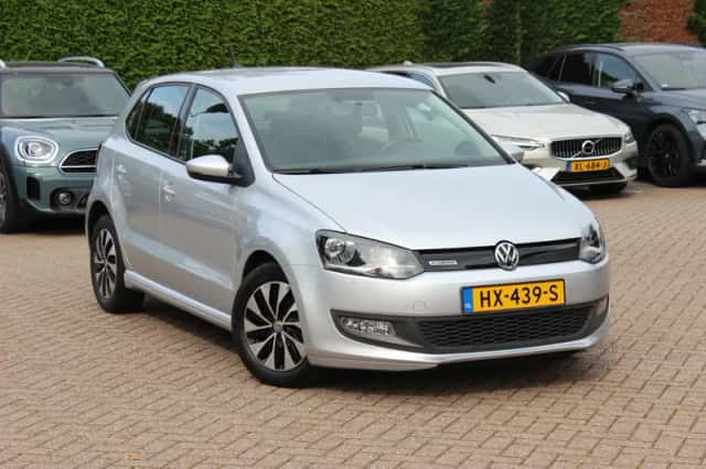 Volkswagen Polo (2016) thumbnail 1