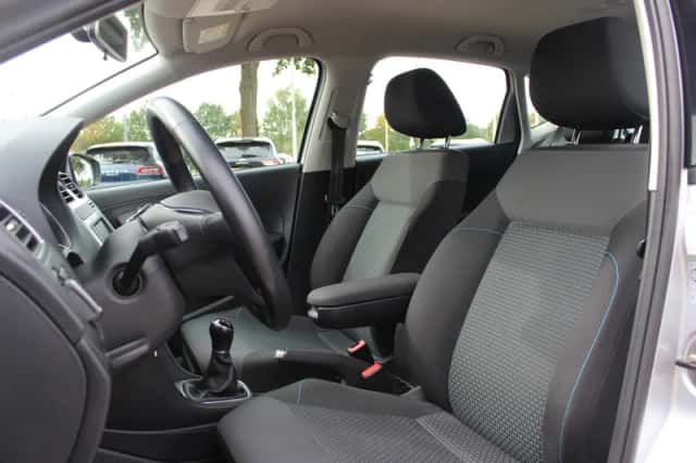 Volkswagen Polo (2016) thumbnail 4