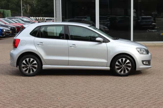 Volkswagen Polo (2016) thumbnail 5
