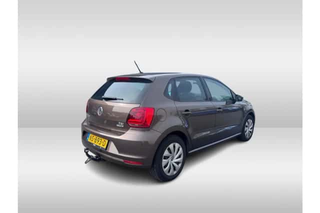 Volkswagen Polo (2017) thumbnail 2