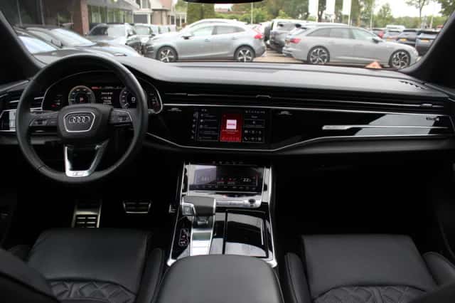 Audi Q8 (2024) thumbnail 3