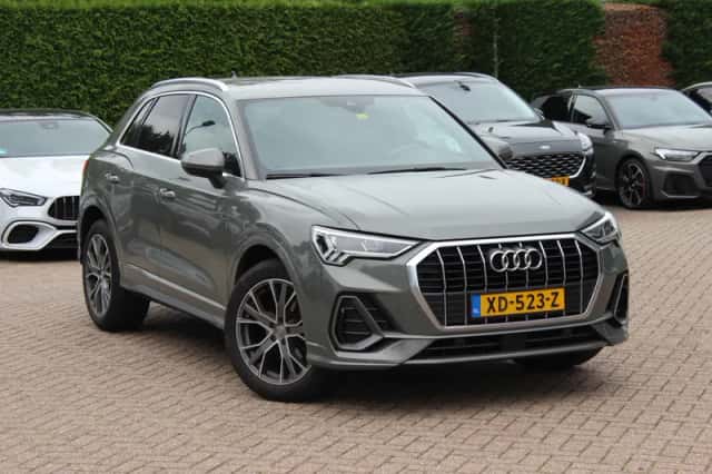 Audi Q3 (2019) thumbnail 1