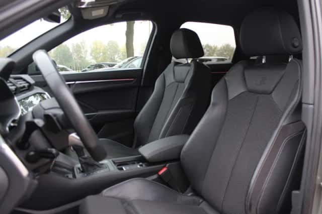 Audi Q3 (2019) thumbnail 4