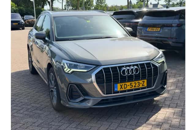 Audi Q3 (2019) thumbnail 5