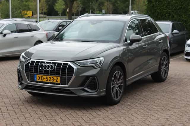 Audi Q3 (2019) thumbnail 6
