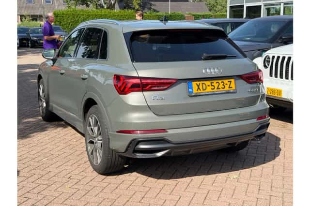 Audi Q3 (2019) thumbnail 6