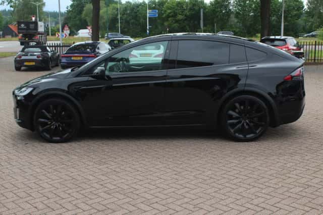 Tesla Model X (2018) thumbnail 1