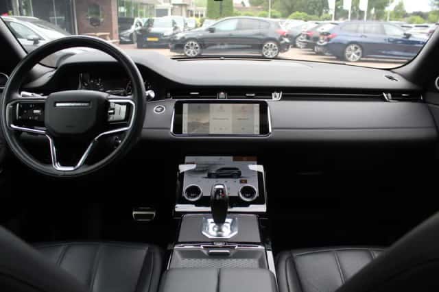 Land Rover Range Rover Evoque (2022) thumbnail 2