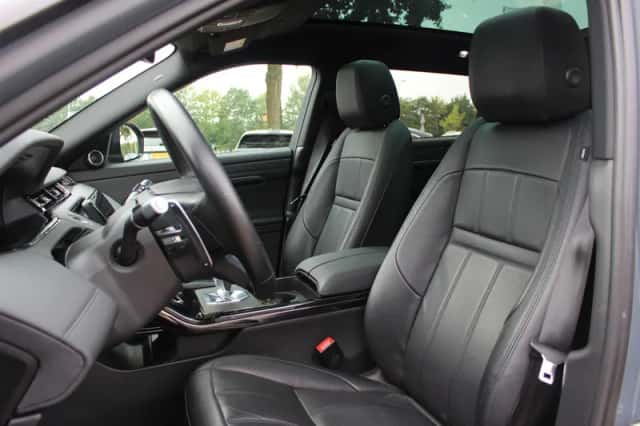 Land Rover Range Rover Evoque (2022) thumbnail 4