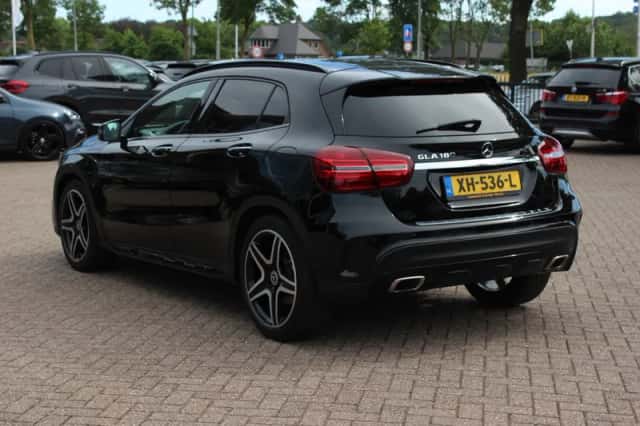 Mercedes-Benz GLA (2019) thumbnail 3