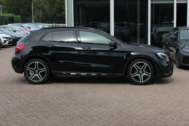 Mercedes-Benz GLA (2019) thumbnail 5