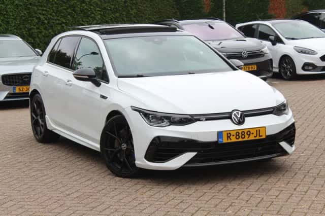 Volkswagen Golf (2022) thumbnail 1