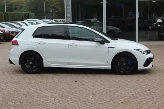 Volkswagen Golf (2022) thumbnail 5