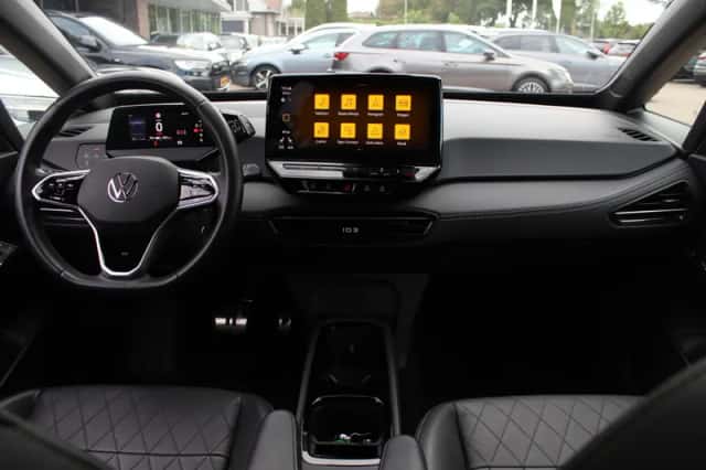 Volkswagen ID.3 (2023) thumbnail 3